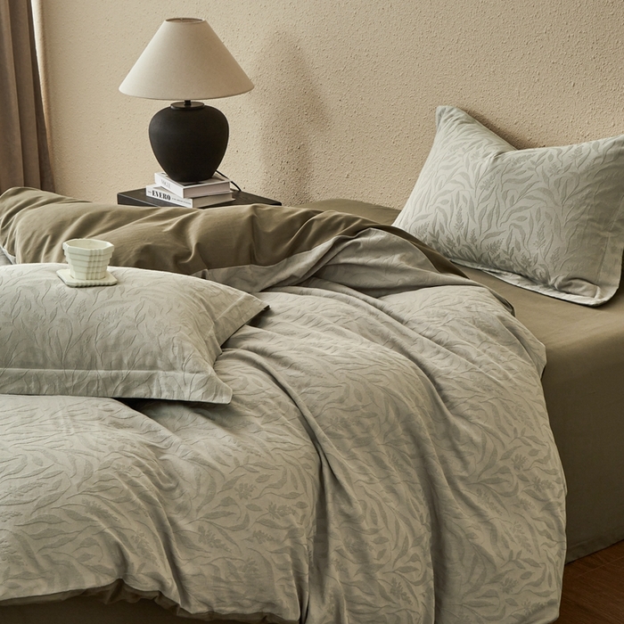 91家纺网 家纺一手货源 找家纺 顾家家居 2025新款全棉厚织提花四件套 弥生--茶褐