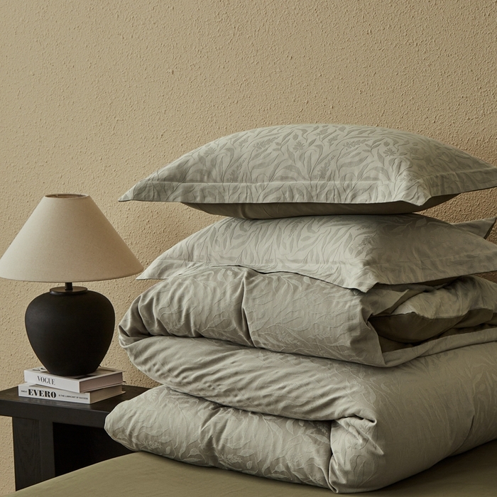 91家纺网 家纺一手货源 找家纺 顾家家居 2025新款全棉厚织提花四件套 弥生--茶褐