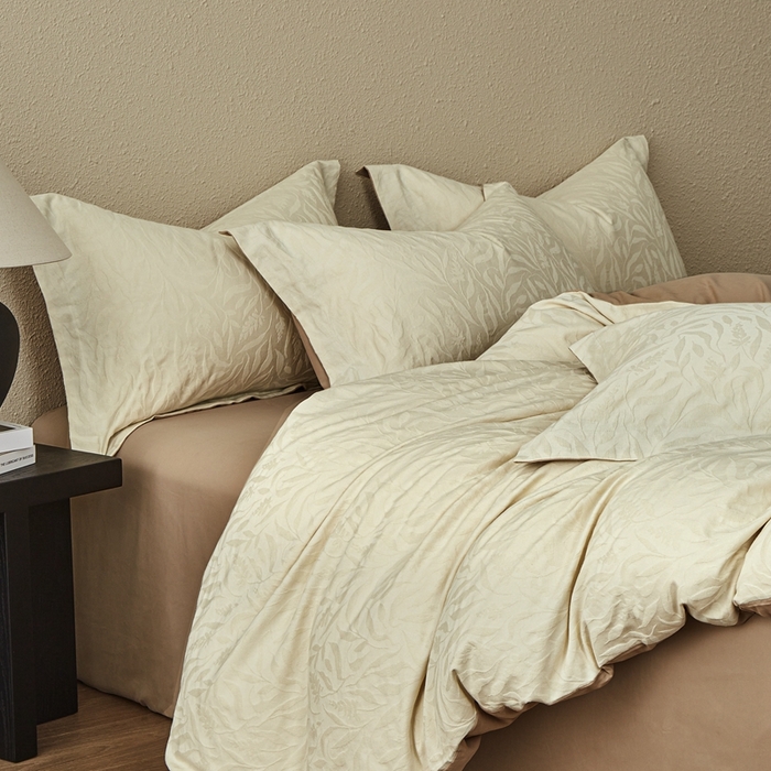 91家纺网 家纺一手货源 找家纺 顾家家居 2025新款全棉厚织提花四件套 弥生--燕麦