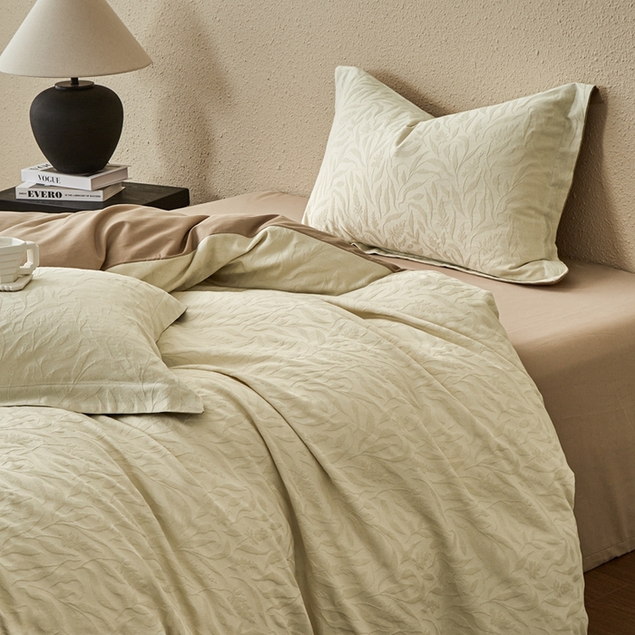 91家纺网 家纺一手货源 找家纺 顾家家居 2025新款全棉厚织提花四件套 弥生--燕麦