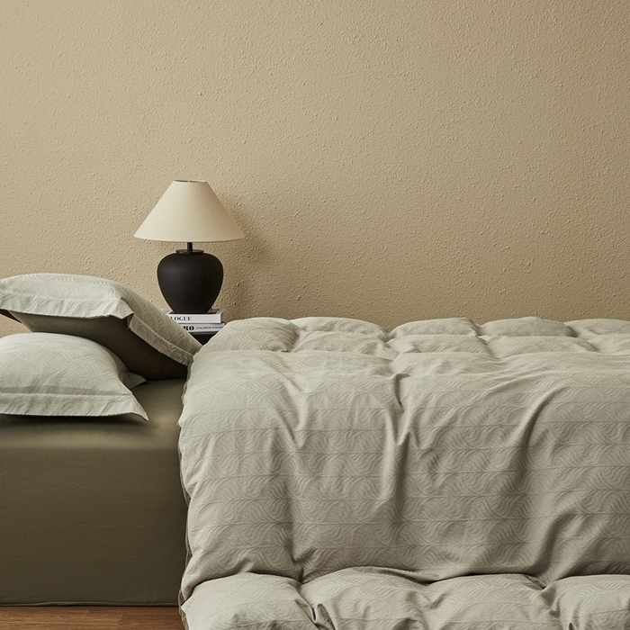 91家纺网 家纺一手货源 找家纺 顾家家居 2025新款全棉厚织提花四件套 珀斯--茶褐