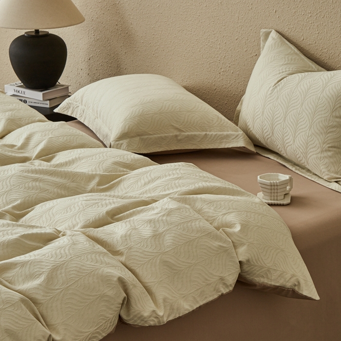 91家纺网 家纺一手货源 找家纺 顾家家居 2025新款全棉厚织提花四件套 珀斯--燕麦