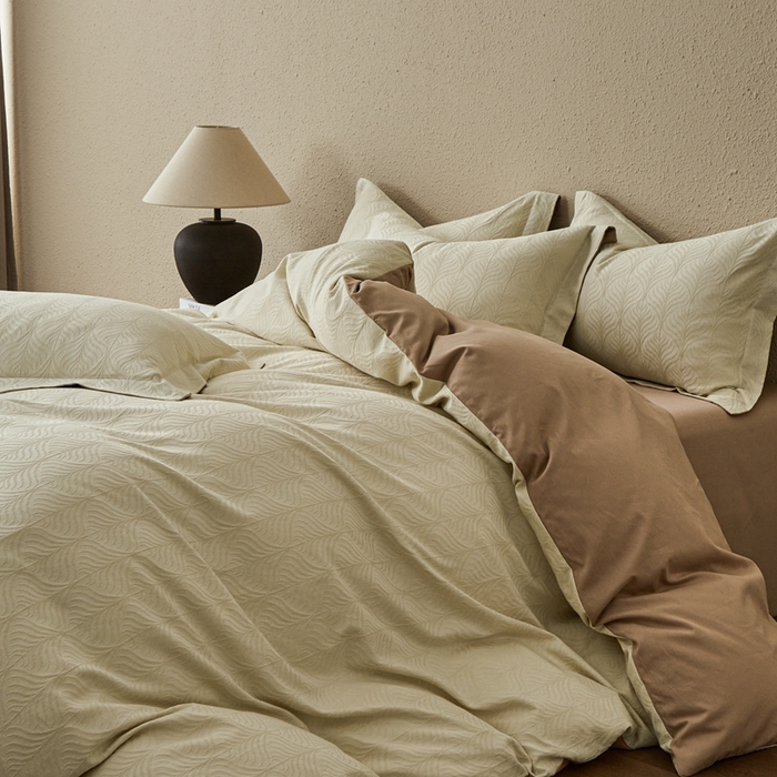 91家纺网 家纺一手货源 找家纺 顾家家居 2025新款全棉厚织提花四件套 珀斯--燕麦