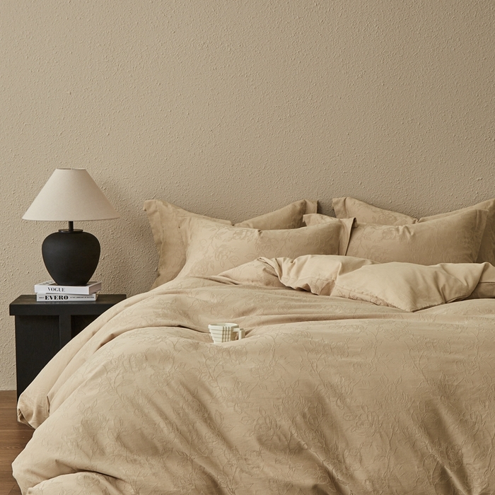 91家纺网 家纺一手货源 找家纺 顾家家居 2025新款全棉厚织提花四件套 月岛--暖玉