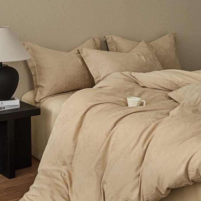 91家纺网 家纺一手货源 找家纺 顾家家居 2025新款全棉厚织提花四件套 月岛--暖玉