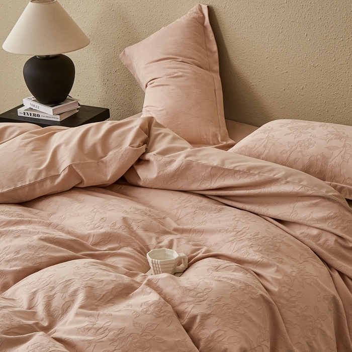 91家纺网 家纺一手货源 找家纺 顾家家居 2025新款全棉厚织提花四件套 月岛--霞光