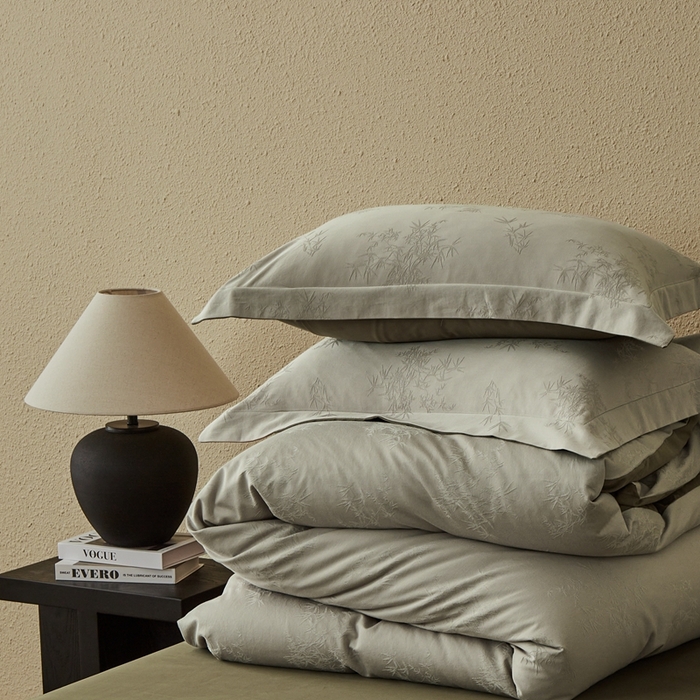 91家纺网 家纺一手货源 找家纺 顾家家居 2025新款全棉厚织提花四件套 竹与--茶褐