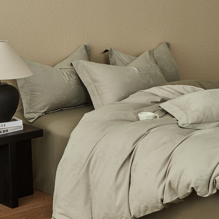 91家纺网 家纺一手货源 找家纺 顾家家居 2025新款全棉厚织提花四件套 竹与--茶褐