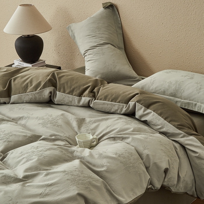 91家纺网 家纺一手货源 找家纺 顾家家居 2025新款全棉厚织提花四件套 竹与--茶褐