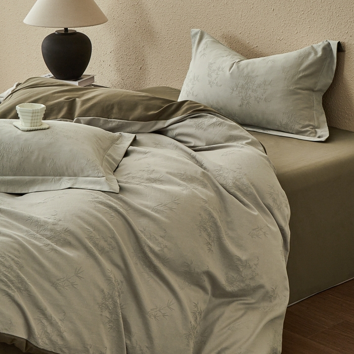 91家纺网 家纺一手货源 找家纺 顾家家居 2025新款全棉厚织提花四件套 竹与--茶褐