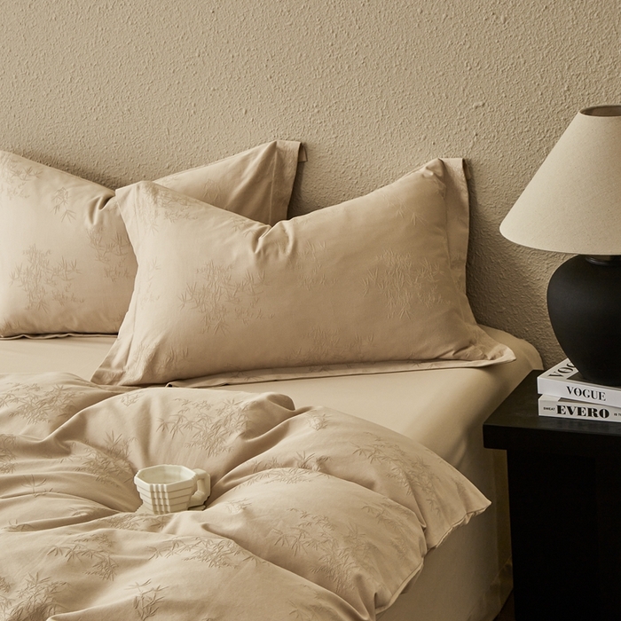 91家纺网 家纺一手货源 找家纺 顾家家居 2025新款全棉厚织提花四件套 竹与--暖玉