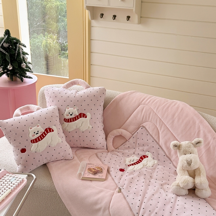 91家纺网 家纺一手货源 找家纺 （总）多米家居 2025新款抱枕被-围巾小狗系列