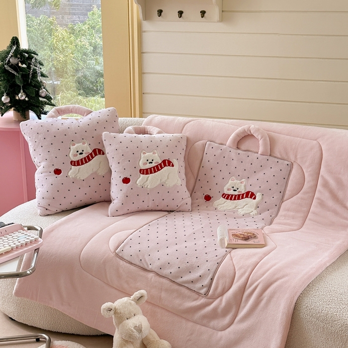 91家纺网 家纺一手货源 找家纺 （总）多米家居 2025新款抱枕被-围巾小狗系列