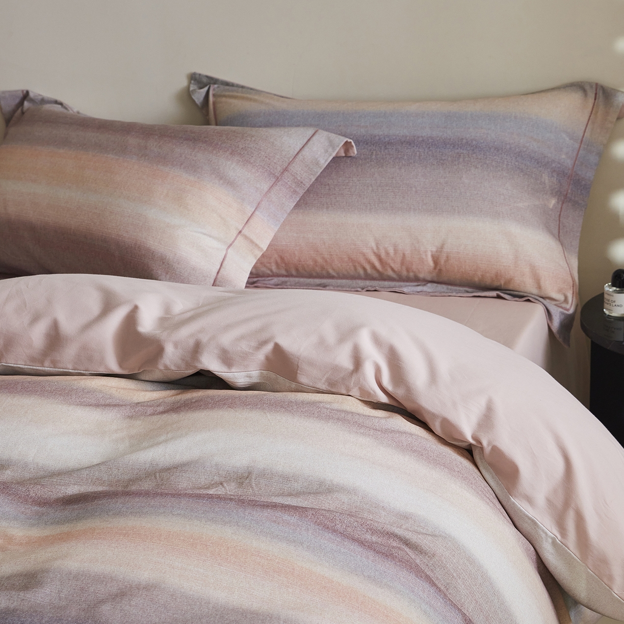 91家纺网 家纺一手货源 找家纺 XIWEN-希文家纺 2025秋冬新款全棉纯棉生态磨毛印花四件套 简希-豆沙