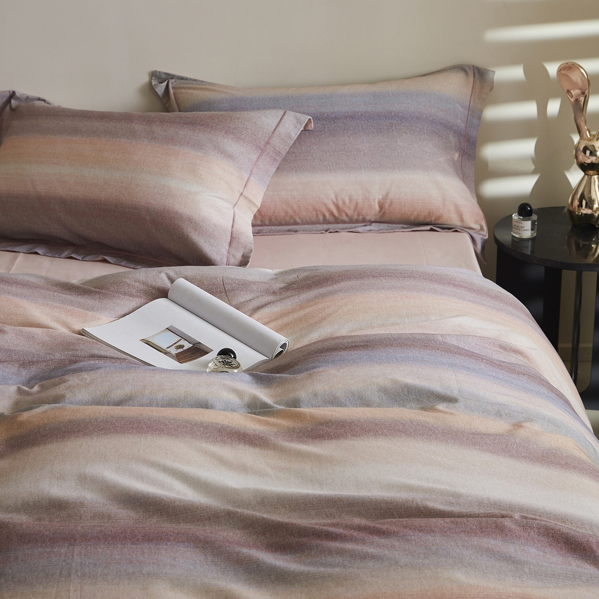 91家纺网 家纺一手货源 找家纺 XIWEN-希文家纺 2025秋冬新款全棉纯棉生态磨毛印花四件套 简希-豆沙