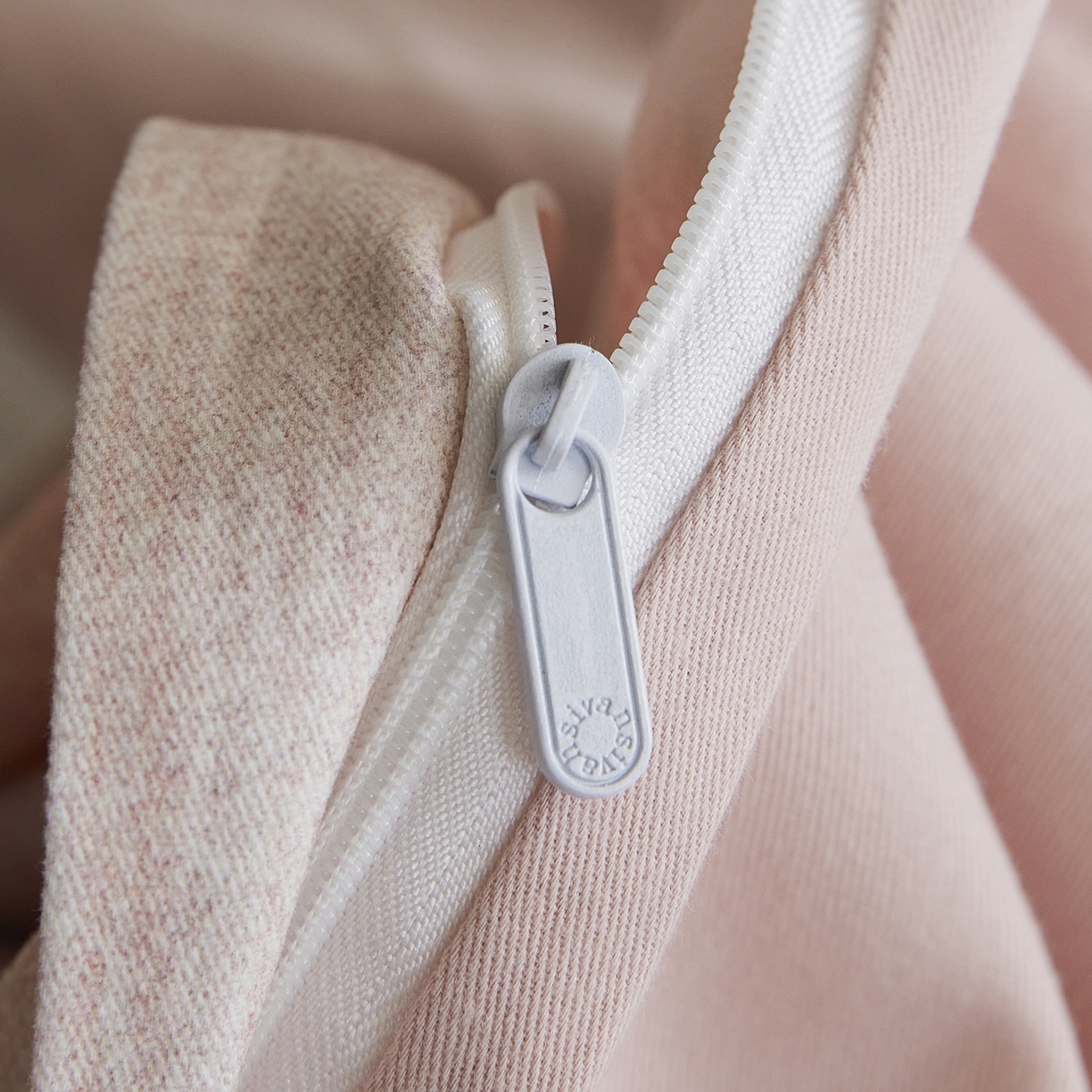 91家纺网 家纺一手货源 找家纺 XIWEN-希文家纺 2025秋冬新款全棉纯棉生态磨毛印花四件套 简希-豆沙