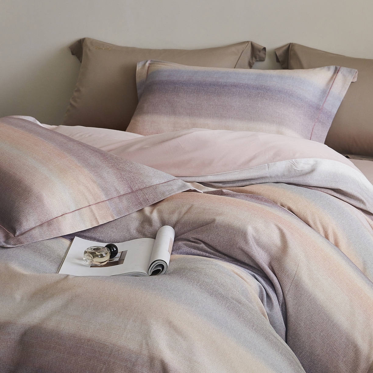 91家纺网 家纺一手货源 找家纺 XIWEN-希文家纺 2025秋冬新款全棉纯棉生态磨毛印花四件套 简希-豆沙