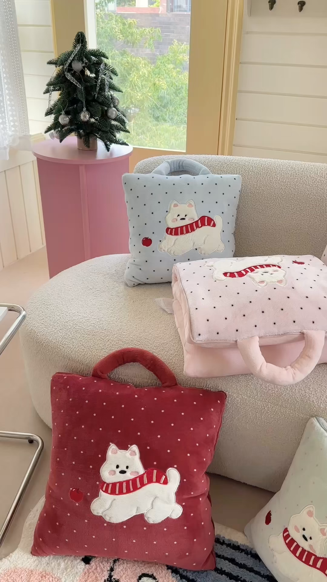 91家纺网 家纺一手货源 找家纺 多米家居 2025新款抱枕被-围巾小狗系列 围巾小狗-薄荷绿