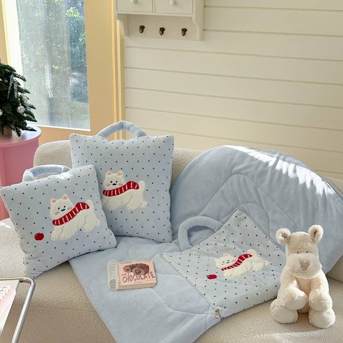 91家纺网 家纺一手货源 找家纺 多米家居 2025新款抱枕被-围巾小狗系列 围巾小狗-海盐奶泡