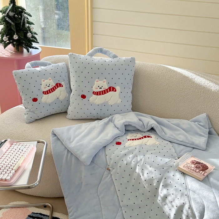 91家纺网 家纺一手货源 找家纺 多米家居 2025新款抱枕被-围巾小狗系列 围巾小狗-海盐奶泡