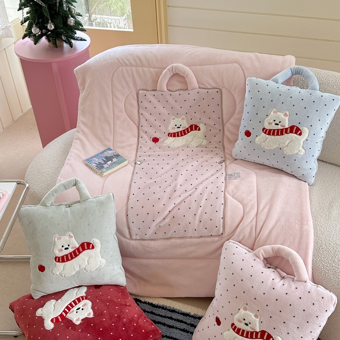 91家纺网 家纺一手货源 找家纺 多米家居 2025新款抱枕被-围巾小狗系列 组合图仅供展示不可下单