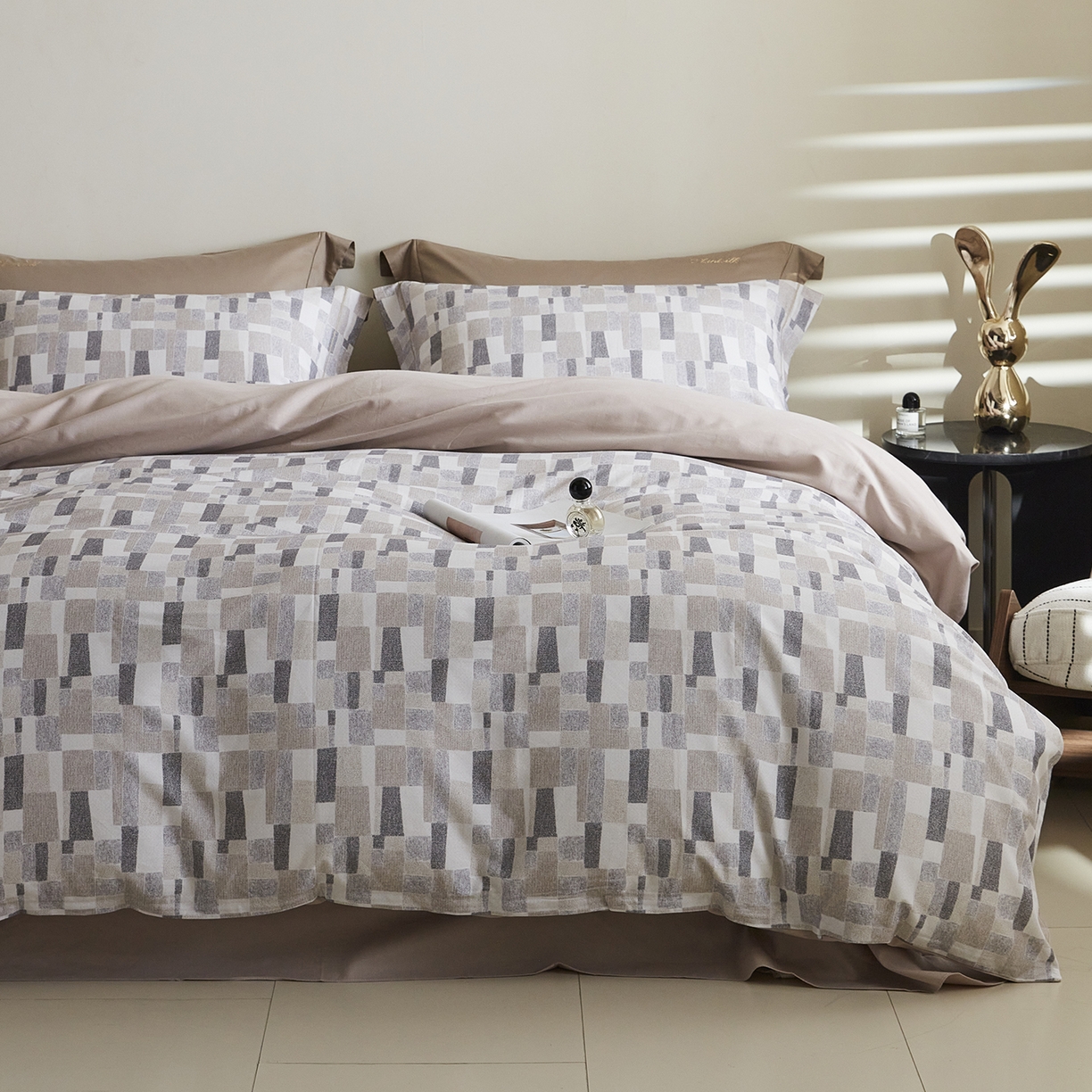 91家纺网 家纺一手货源 找家纺 XIWEN-希文家纺 2025秋冬新款全棉纯棉生态磨毛印花四件套 凌川咖