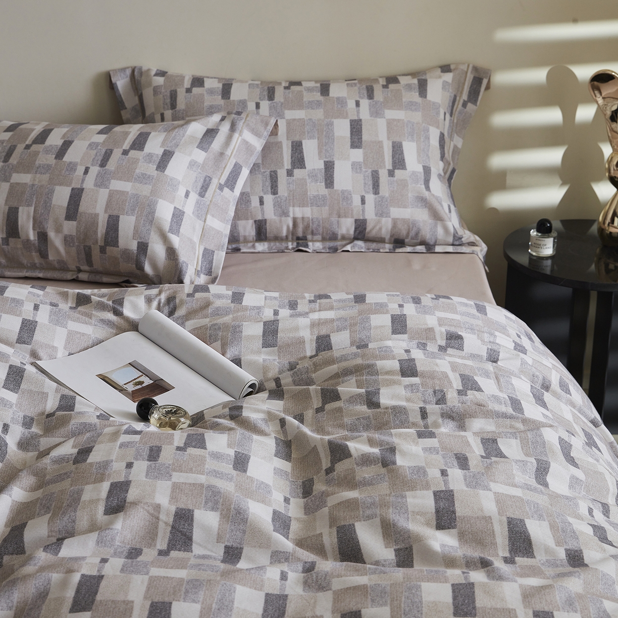 91家纺网 家纺一手货源 找家纺 XIWEN-希文家纺 2025秋冬新款全棉纯棉生态磨毛印花四件套 凌川咖