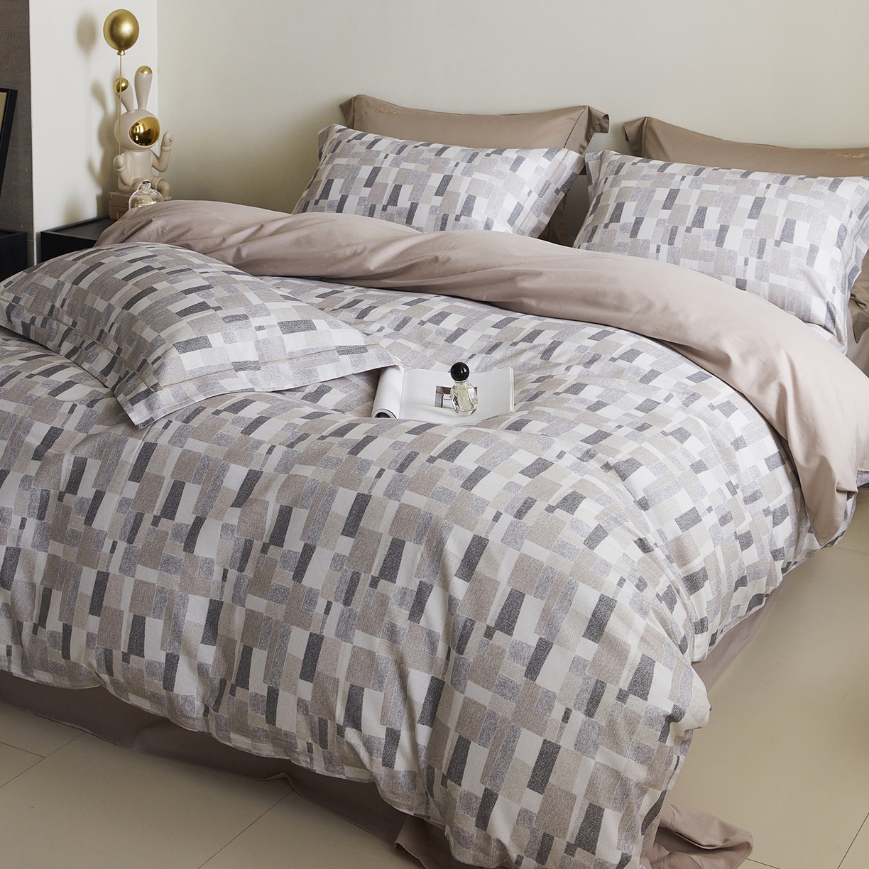 91家纺网 家纺一手货源 找家纺 XIWEN-希文家纺 2025秋冬新款全棉纯棉生态磨毛印花四件套 凌川咖