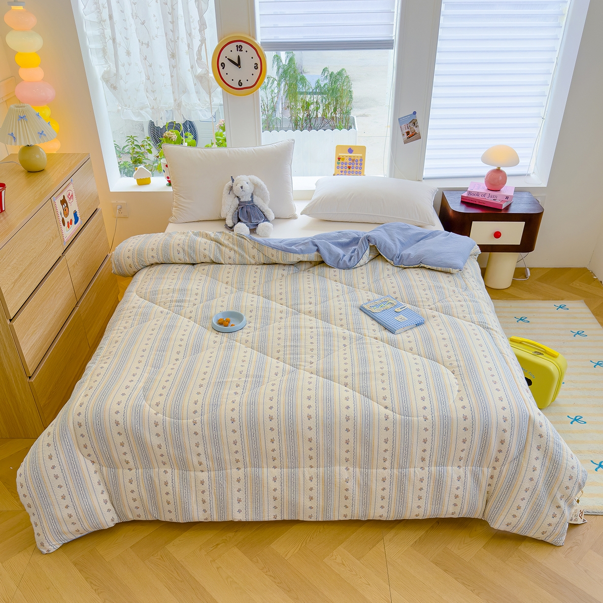 91家纺网 家纺一手货源 找家纺 弗苓家纺 2025新款A类云感有氧双层纱冬被被子被芯 白茶蓝