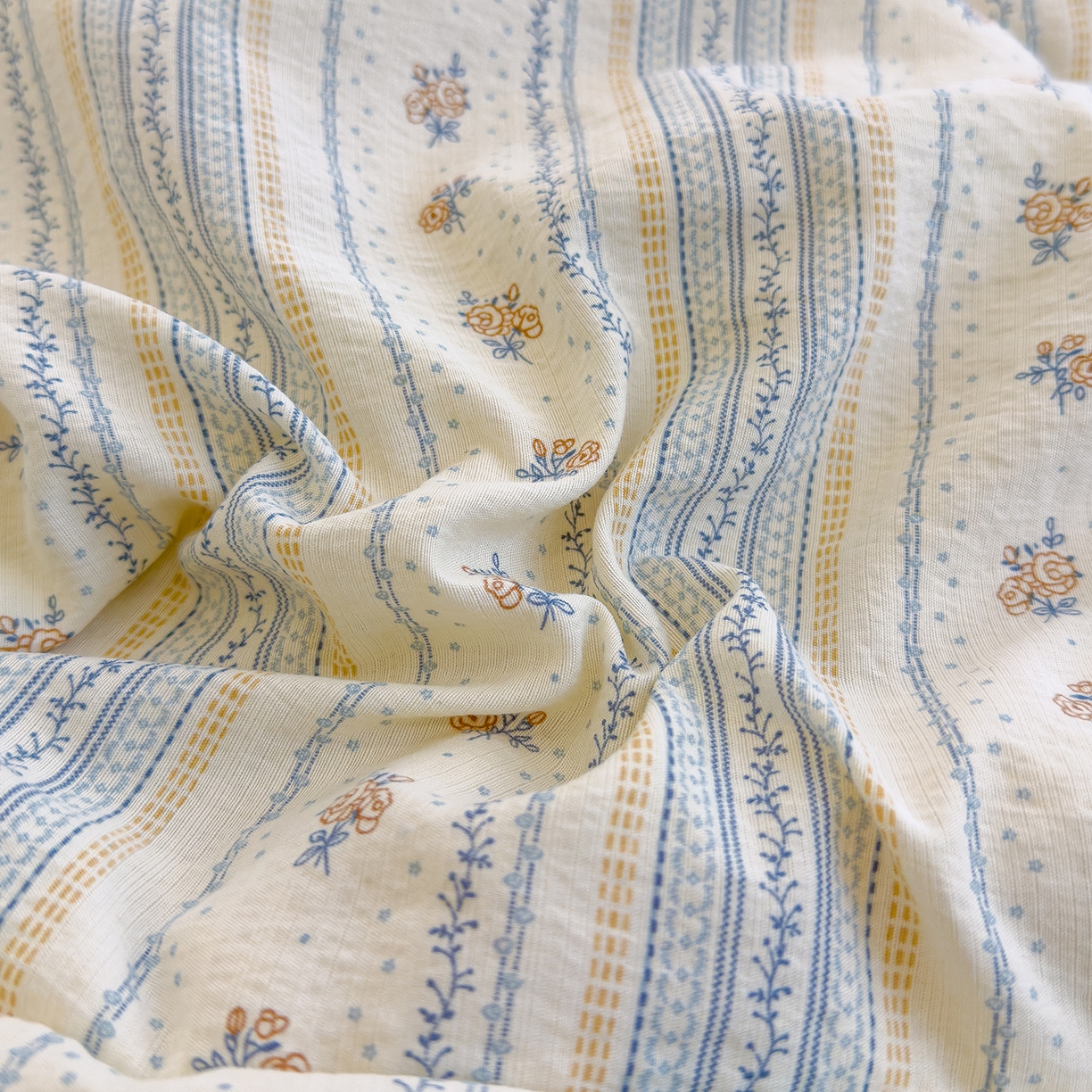 91家纺网 家纺一手货源 找家纺 弗苓家纺 2025新款A类云感有氧双层纱冬被被子被芯 白茶蓝