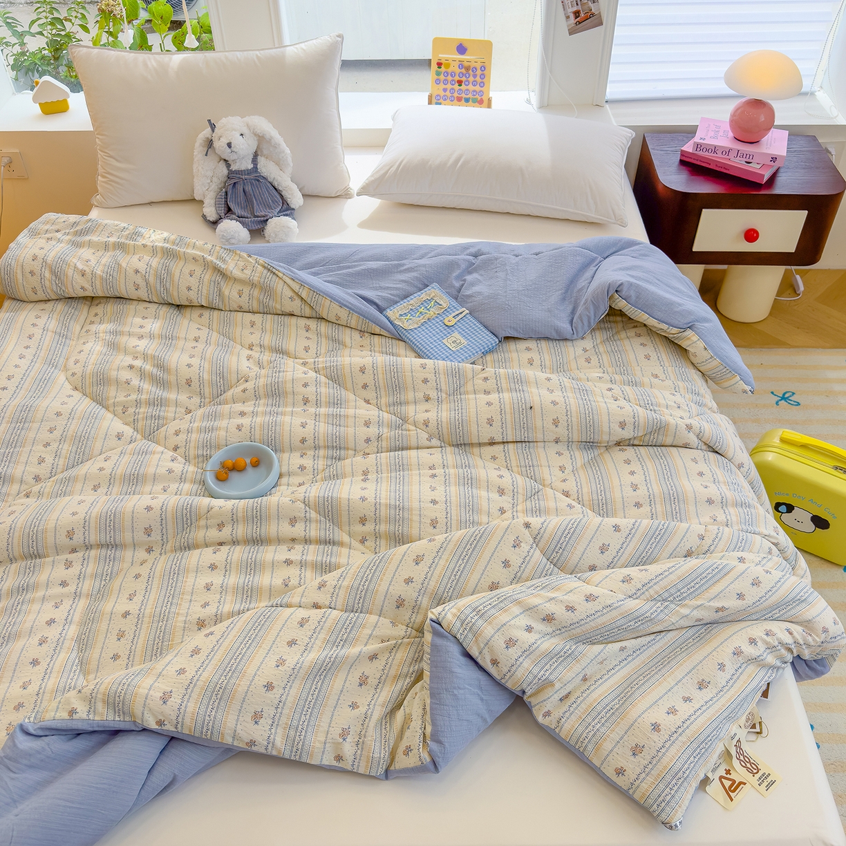 91家纺网 家纺一手货源 找家纺 弗苓家纺 2025新款A类云感有氧双层纱冬被被子被芯 白茶蓝