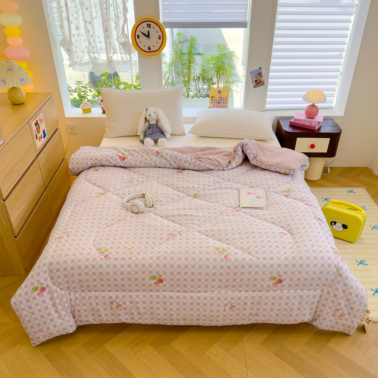 91家纺网 家纺一手货源 找家纺 弗苓家纺 2025新款A类云感有氧双层纱冬被被子被芯 草莓格