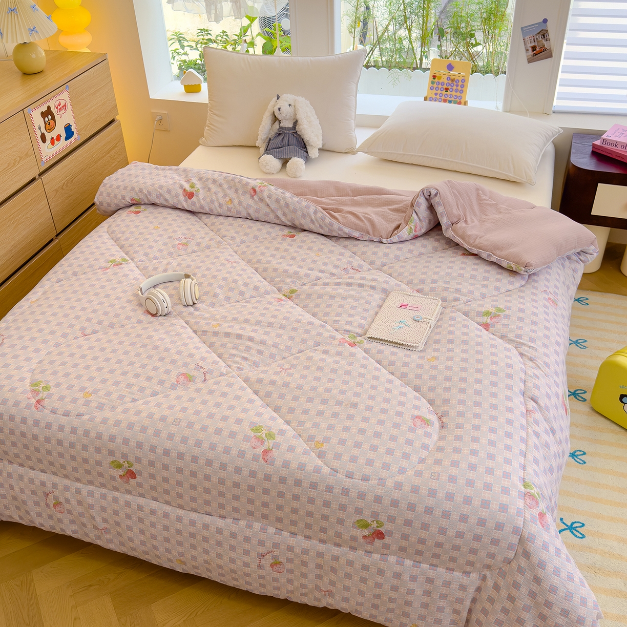 91家纺网 家纺一手货源 找家纺 弗苓家纺 2025新款A类云感有氧双层纱冬被被子被芯 草莓格