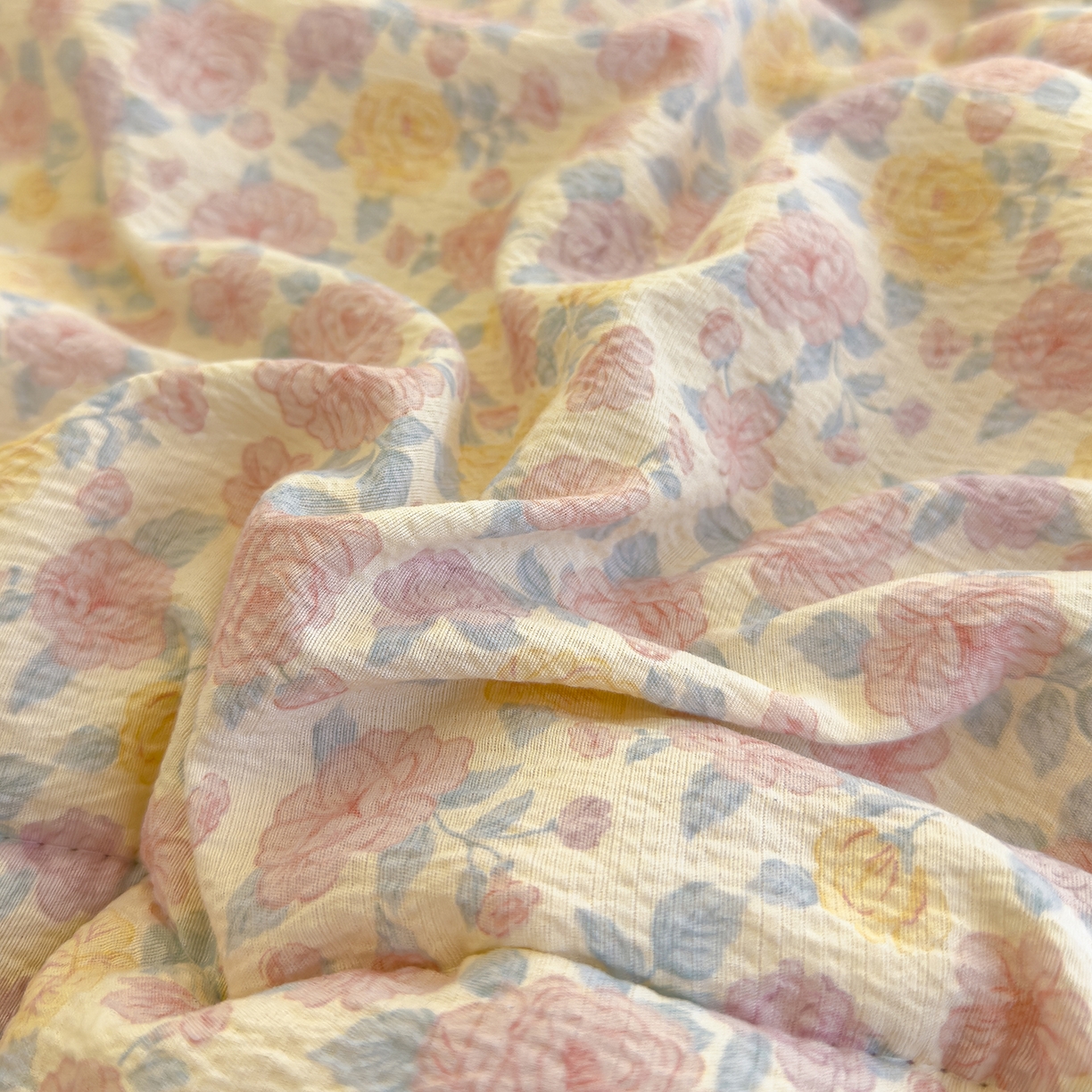 91家纺网 家纺一手货源 找家纺 弗苓家纺 2025新款A类云感有氧双层纱冬被被子被芯 春风里