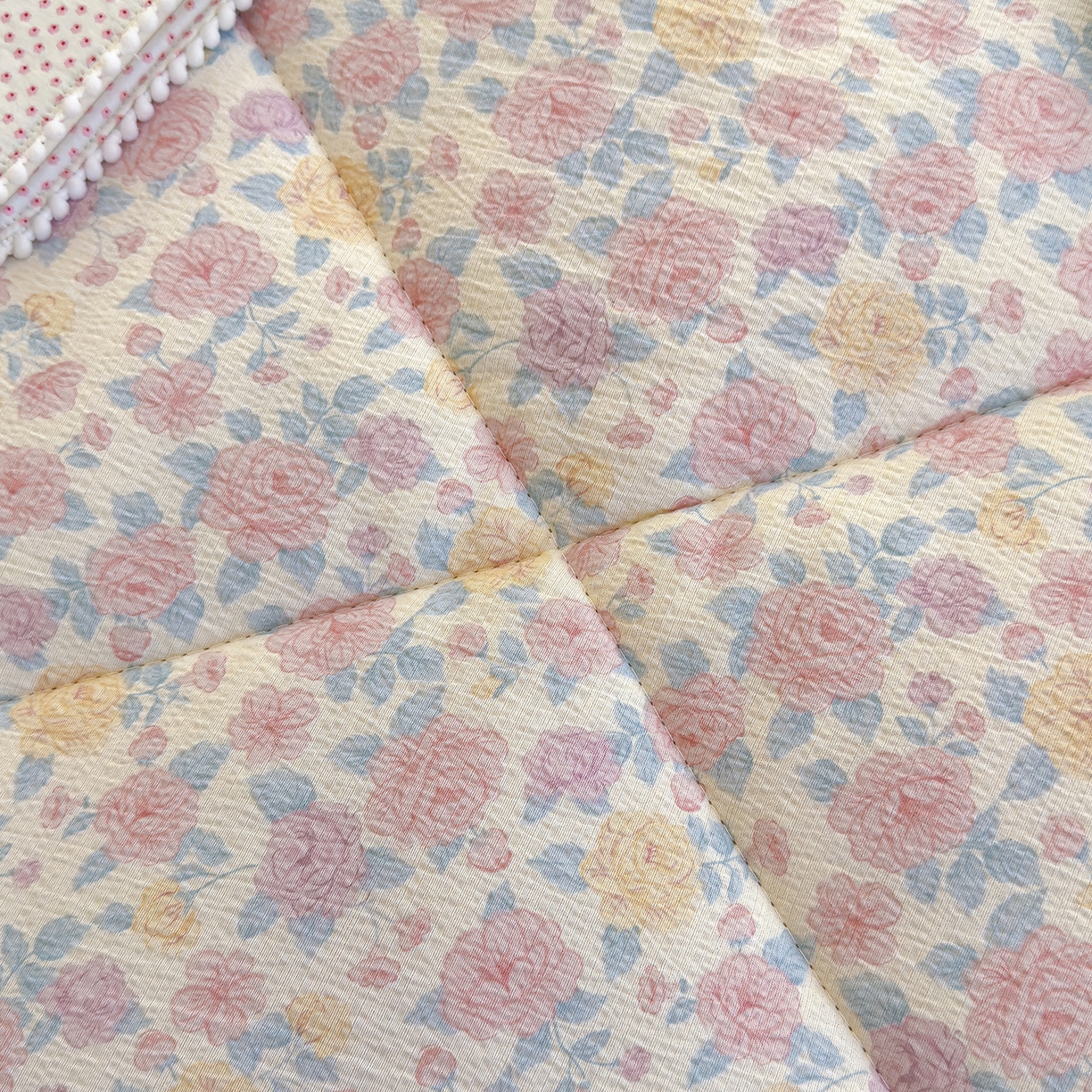 91家纺网 家纺一手货源 找家纺 弗苓家纺 2025新款A类云感有氧双层纱冬被被子被芯 春风里