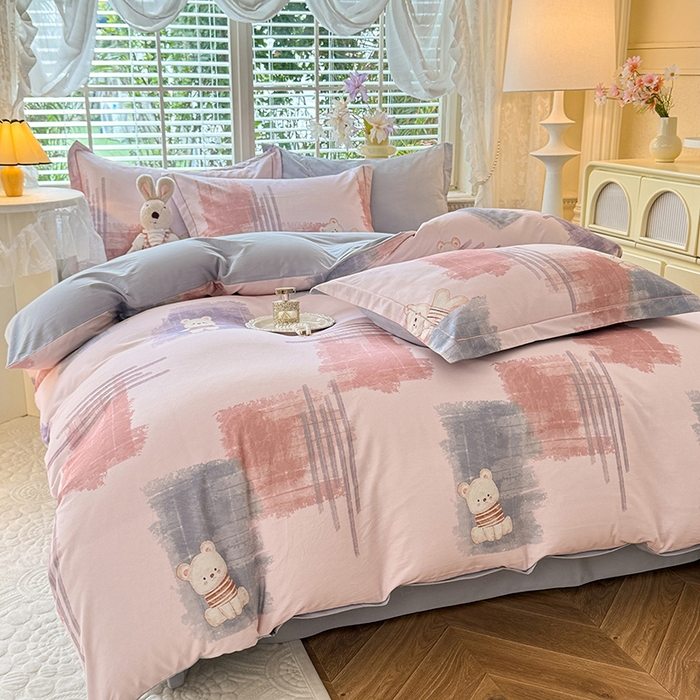 91家纺网 家纺一手货源 找家纺 巧玲珑 2025新款100%数码印花生态AB版四件套 艾米