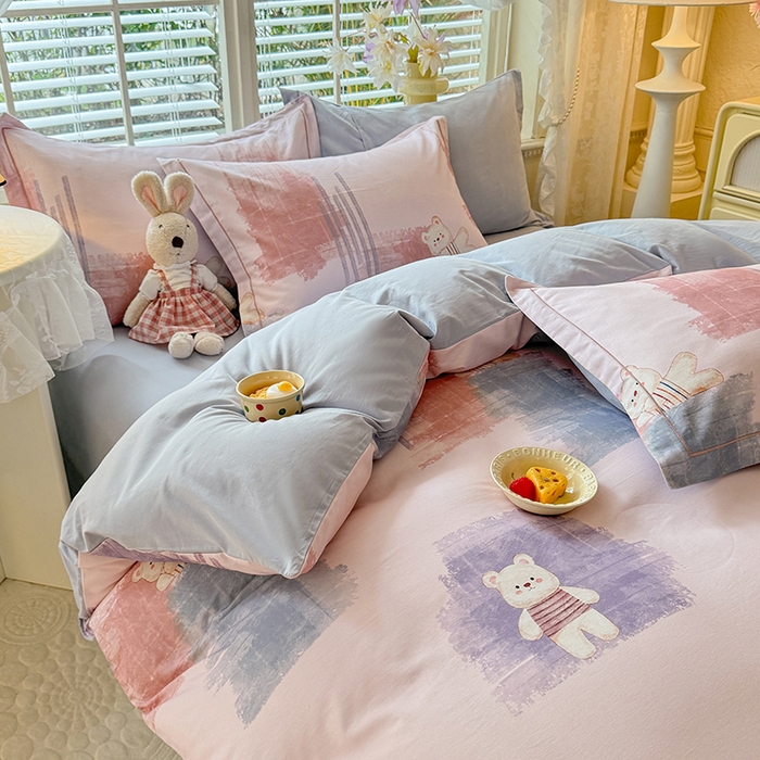 91家纺网 家纺一手货源 找家纺 巧玲珑 2025新款100%数码印花生态AB版四件套 艾米