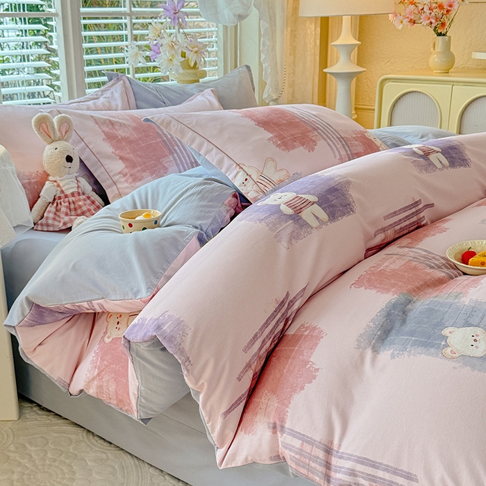 91家纺网 家纺一手货源 找家纺 巧玲珑 2025新款100%数码印花生态AB版四件套 艾米