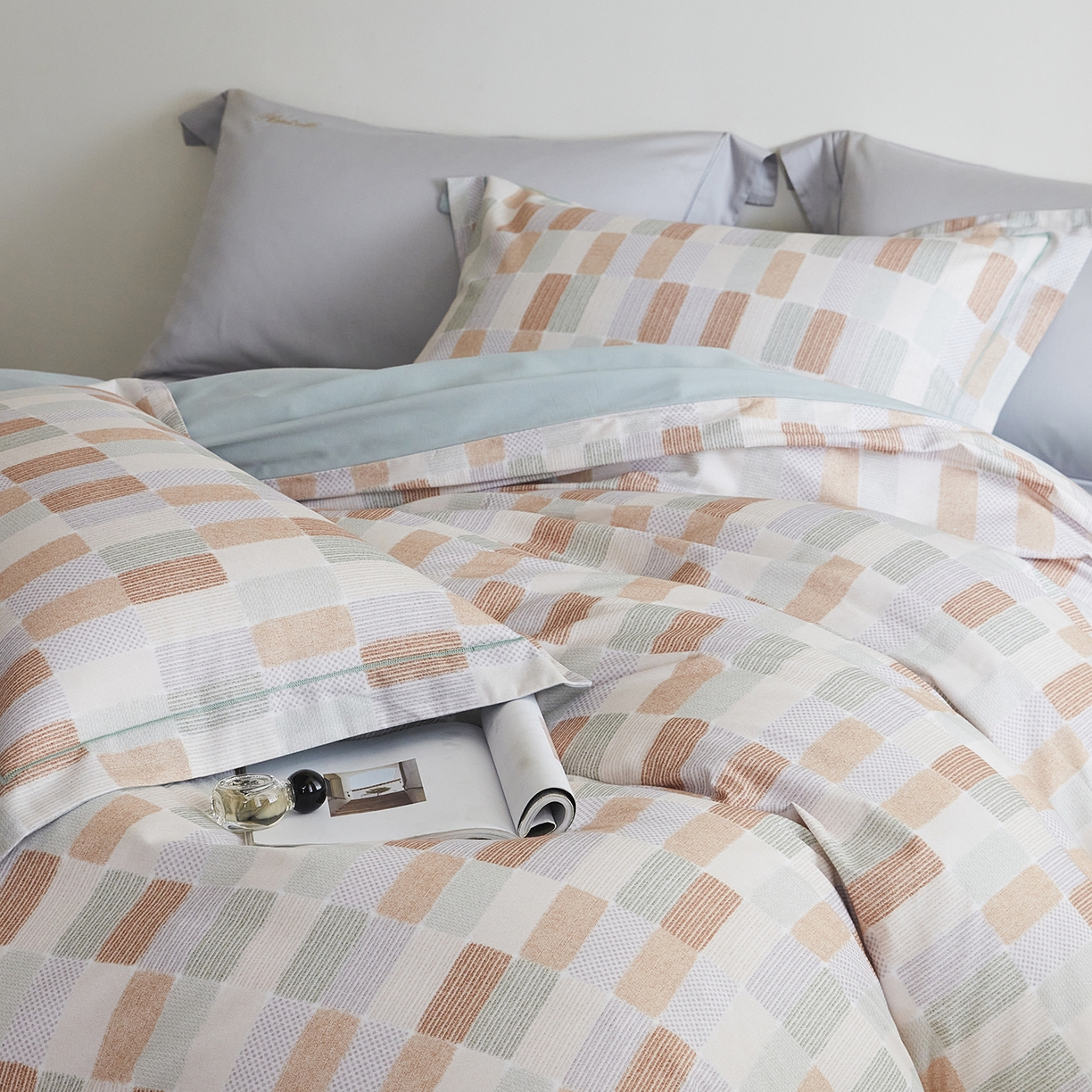 91家纺网 家纺一手货源 找家纺 XIWEN-希文家纺 2025秋冬新款全棉纯棉生态磨毛印花四件套 闲偶绿