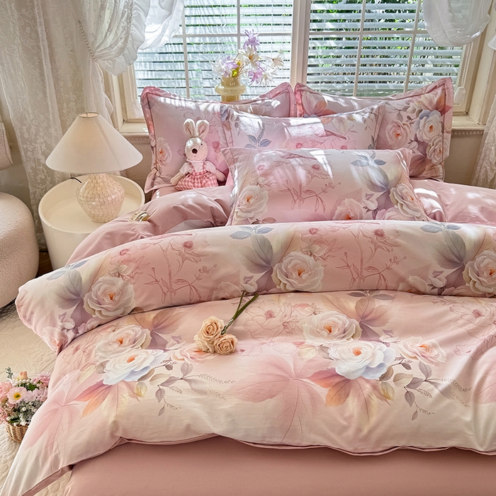 91家纺网 家纺一手货源 找家纺 巧玲珑 2025新款100%数码印花生态AB版四件套 春熙