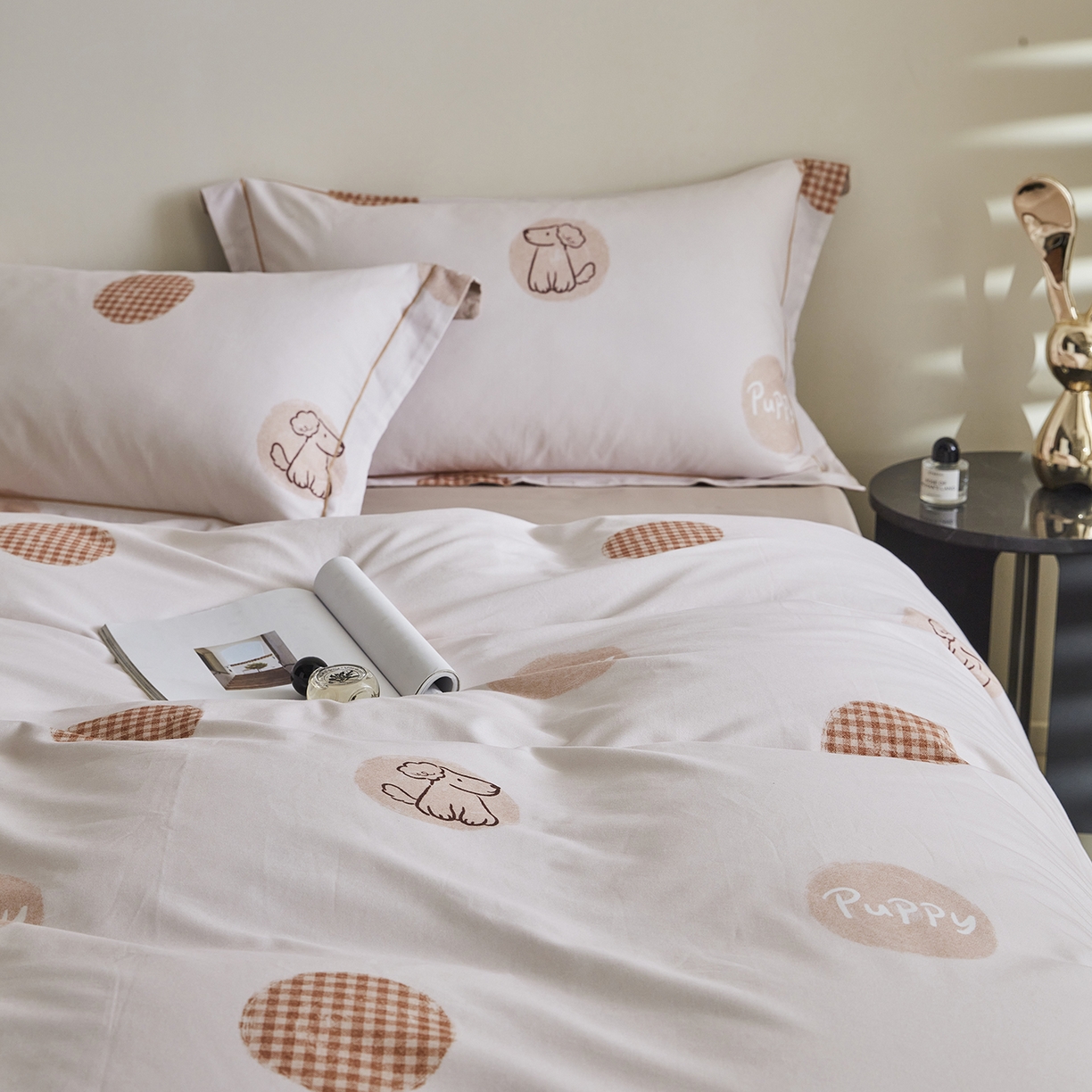 91家纺网 家纺一手货源 找家纺 XIWEN-希文家纺 2025秋冬新款全棉纯棉生态磨毛印花四件套 小狗happy