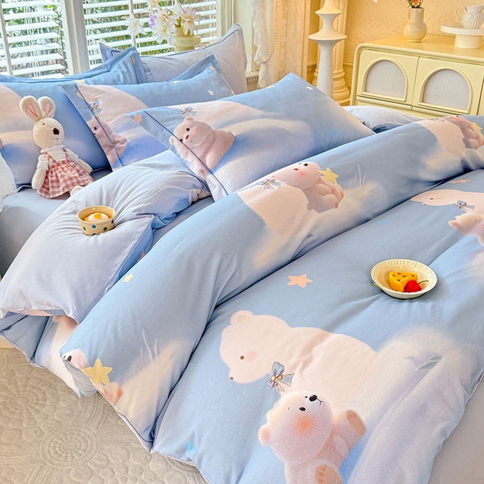 91家纺网 家纺一手货源 找家纺 巧玲珑 2025新款100%数码印花生态AB版四件套 大白熊