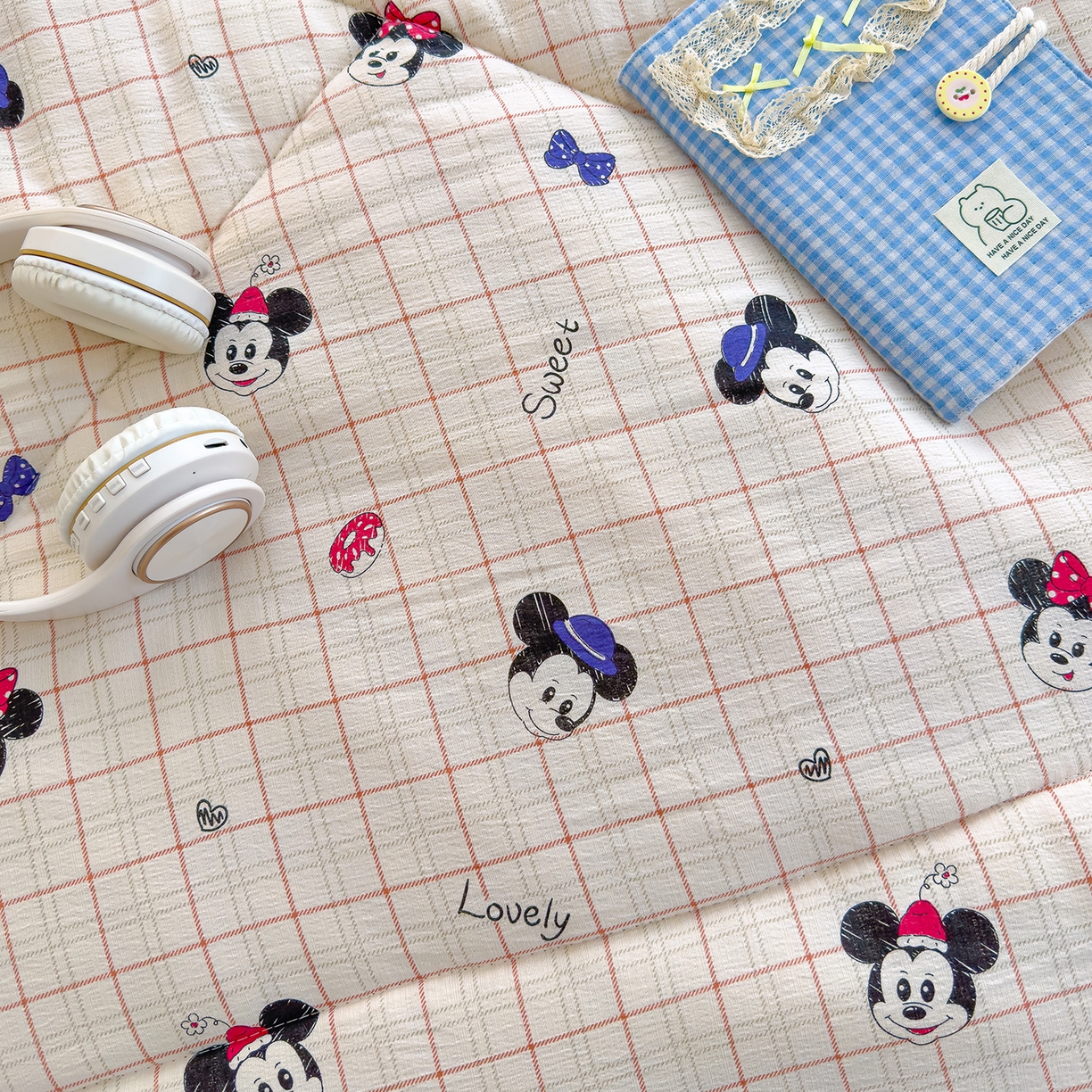 91家纺网 家纺一手货源 找家纺 弗苓家纺 2025新款A类云感有氧双层纱冬被被子被芯 米奇