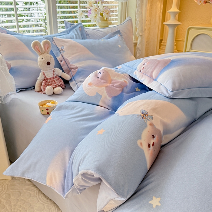 91家纺网 家纺一手货源 找家纺 巧玲珑 2025新款100%数码印花生态AB版四件套 大白熊