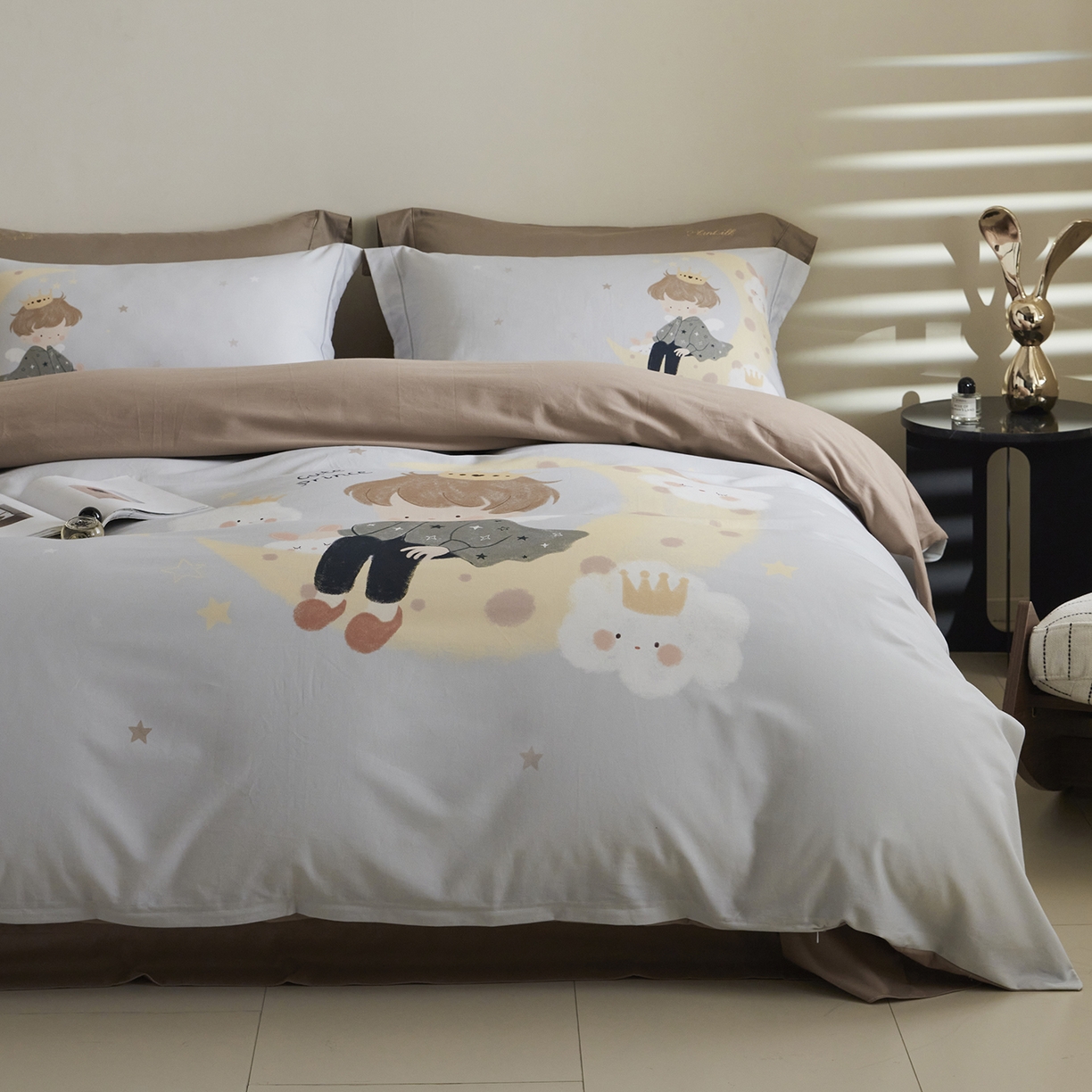 91家纺网 家纺一手货源 找家纺 XIWEN-希文家纺 2025秋冬新款全棉纯棉生态磨毛印花四件套 小王子-灰