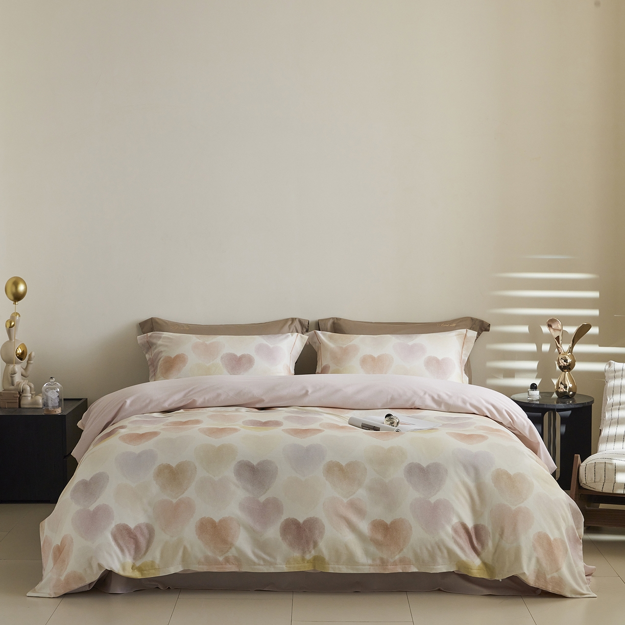 91家纺网 家纺一手货源 找家纺 XIWEN-希文家纺 2025秋冬新款全棉纯棉生态磨毛印花四件套 馨心-粉