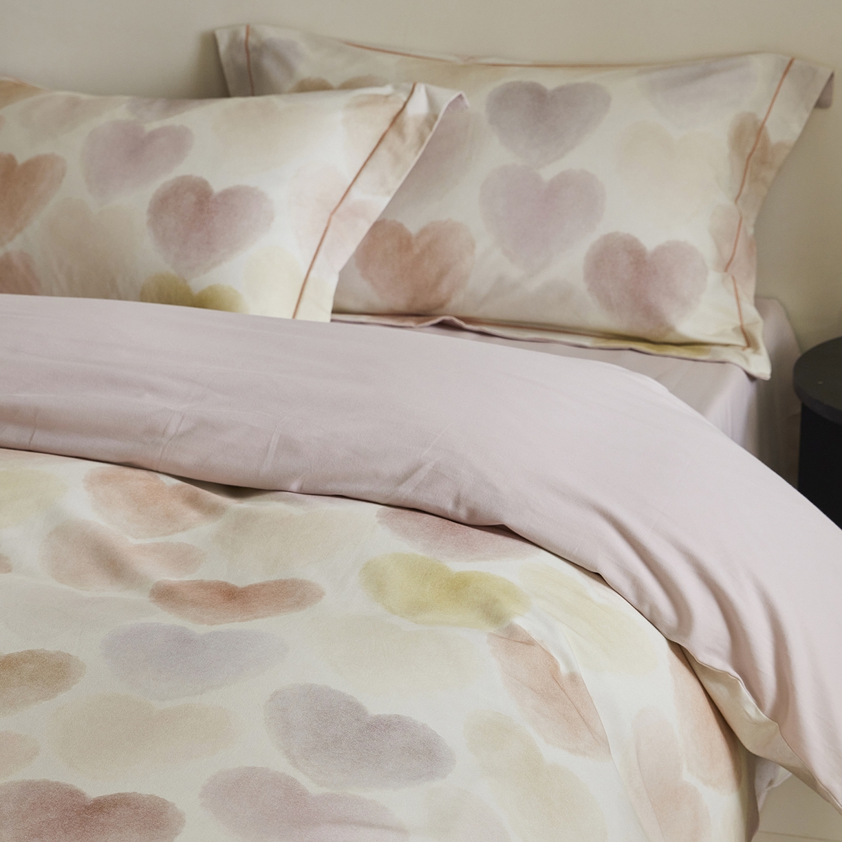 91家纺网 家纺一手货源 找家纺 XIWEN-希文家纺 2025秋冬新款全棉纯棉生态磨毛印花四件套 馨心-粉