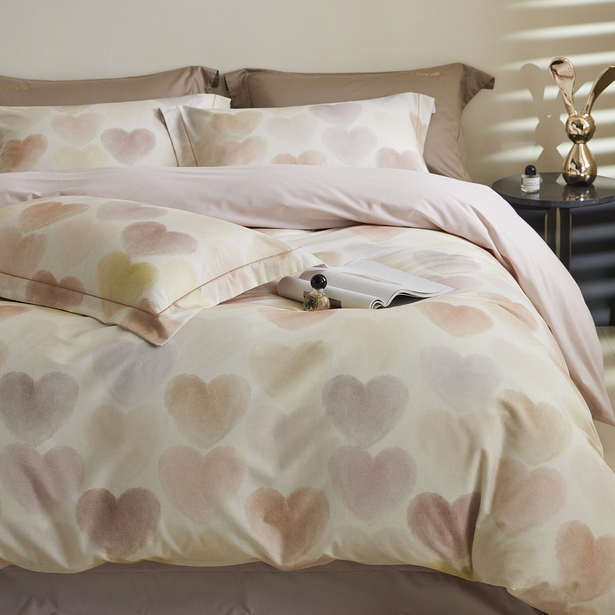 91家纺网 家纺一手货源 找家纺 XIWEN-希文家纺 2025秋冬新款全棉纯棉生态磨毛印花四件套 馨心-粉