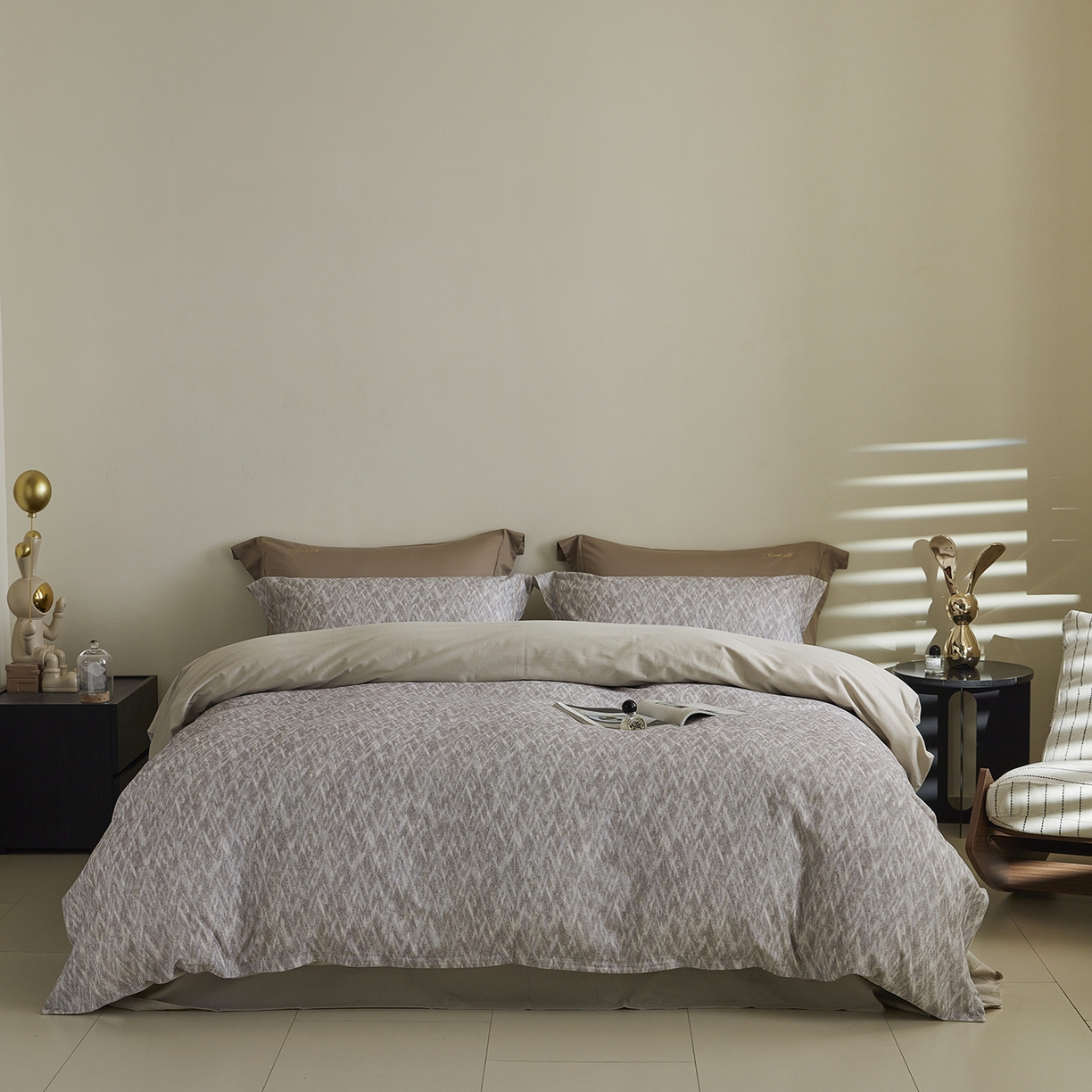 91家纺网 家纺一手货源 找家纺 XIWEN-希文家纺 2025秋冬新款全棉纯棉生态磨毛印花四件套 星辰-灰