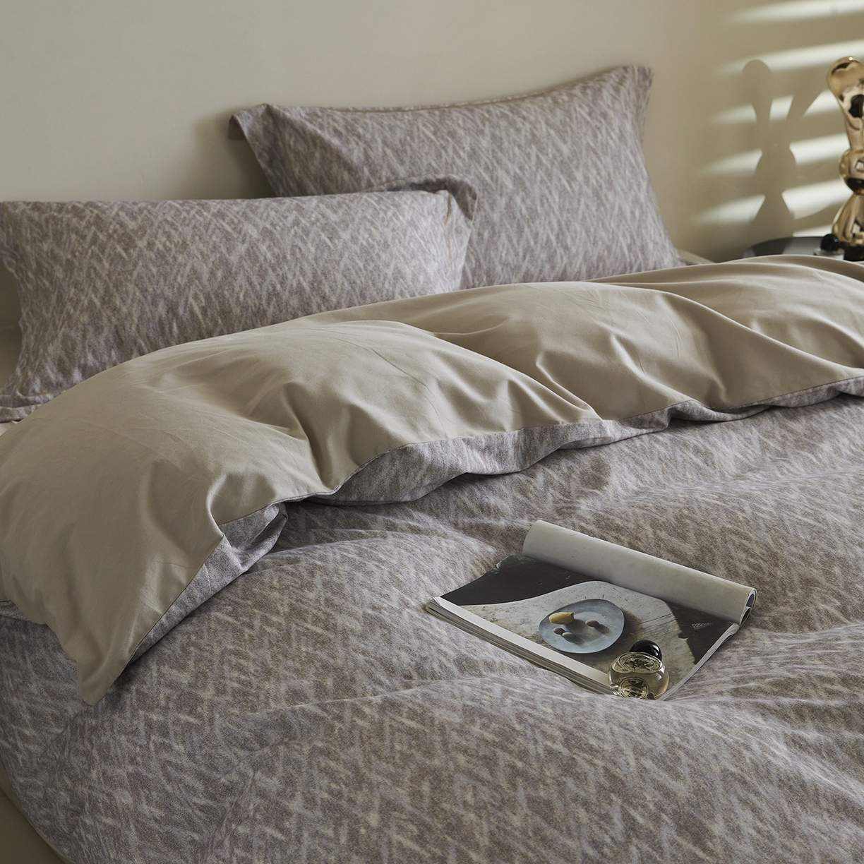 91家纺网 家纺一手货源 找家纺 XIWEN-希文家纺 2025秋冬新款全棉纯棉生态磨毛印花四件套 星辰-灰